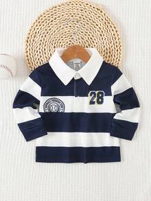 SHEIN 幼儿男童 Polo 衫，半拉链，蓝白数码印花，休闲简约长袖上衣，数码徽章印花设计，时尚百搭服装 - 黑與白 - 查看 3