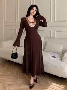 Feyla Gaun Maxi Rajut Bergaris Berpotongan V Dalam Elegan Seksi untuk Wanita, dengan Detail Berlubang, Leher V Dalam, Lengan Mengembang, dan Tambal Sulam Payet, Musim Semi/Gugur - Coffee Brown - View 6