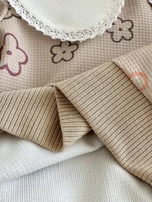 SHEIN Bộ trang phục 2 món cho bé gái, cổ búp bê màu trắng dễ thương, viền xếp nếp, họa tiết hoa nhiều màu, quần ống loe màu mơ trơn cạp chun, thích hợp cho mùa thu/đông, trang phục thường ngày, hoạt động ngoài trời - Màu be - Xem 9