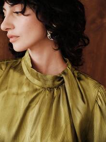 Uhlyne Uhlyne Women's Minimalist Jacquard Satin Blouse And Suit Pants Set - Army Green - View 8