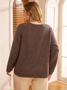 Rosumi Áo thun cổ chữ V tay dài màu trơn thiết kế đơn giản dành cho nữ cỡ lớn - màu nâu - Xem 2