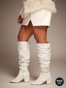 SHUZIA Botas altas de tacón ancho de imitación de cuero con efecto apurado para pantorrillas anchas - Blanco - Ver 2