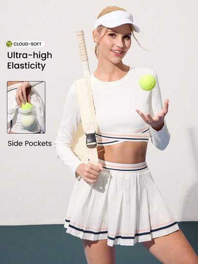 CourtClass Ensemble Top à manches longues avec ourlet croisé rayé et jupe de tennis plissée pour femmes