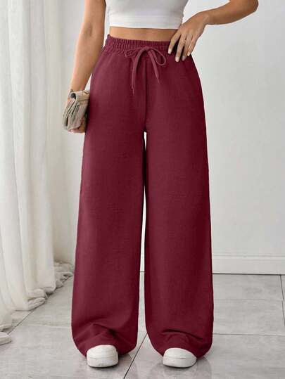 Women Pocket And Stitch Detailed Straight Fit Pant Sweatpant