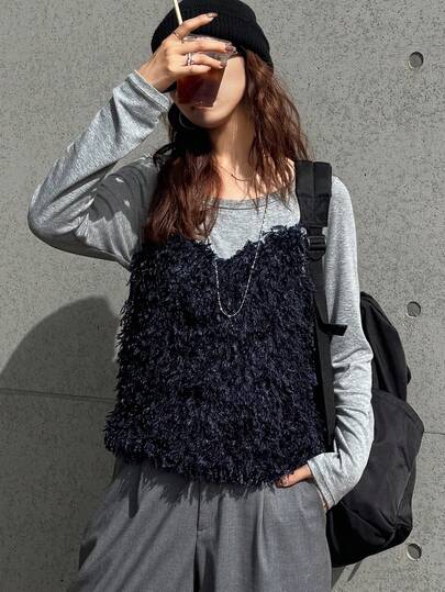 FRIFUL 女式纯米色绒毛面料多层修身吊带背心，适合机场旅行休闲装，秋季