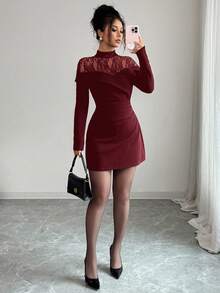 Siren Gaze 女式优雅褶饰腰蕾丝拼接长袖紧身连衣裙 - 酒紅色 - 查看 6