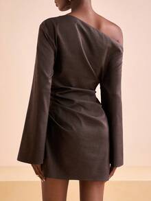 Zivah 2025 Autumn And Winter New Commuter Elegant Old Money Style Linen Texture Brown One-Shoulder Flared Long Sleeve Waist Pleated Women Mini Dress, Suitable For Travel, Shopping, Commuting, Dating, Party, Gathering, Brunch Clothing, Airport Wear, Christmas, New Year, Festival, Asymmetric, Women's Office Wear, Wedding Guest Dress