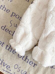 SHEIN Genkimix Kids 2 件女婴碎花领可爱蝴蝶结长袖简约长裤舒适珊瑚绒兔子家居服套装，秋冬