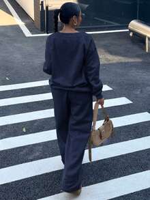 Muchica Bộ 2 áo nỉ cổ chữ V cỡ lớn thường ngày cho nữ và quần nỉ, họa tiết số 23, phong cách thể thao cổ điển, phù hợp cho mùa thu/đông - Màu xanh hải quân - Xem 2