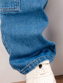 SHEIN 男童休闲宽松直筒撞色缝线工装牛仔裤 - 中等水洗藍 - 查看 6