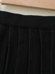 SHEIN 女童毛衣连衣裙，黑色A字百褶裙，柔软舒适，休闲学院风，适合日常穿着、外出、上学、春秋季节穿着。 - 黑色 - 查看 3