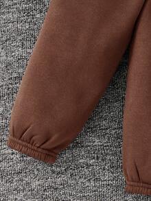 SHEIN 2pcs/Set Kids Boy Casual Cute Contrast Color Patchwork Crew Neck Pullover Sweatshirt And Elastic Waist Jogger Pants Knit Set, Suitable For School, Garden, Beach, Birthday, All Seasons (Fall, Spring, Summer, Winter), Fleece, Thickened - Brown - View 6