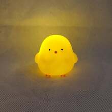 Cute Cartoon Shaped LED Night Light, Battery Powered Portable Mini Emergency Lamp, Bedroom Bedside Atmosphere Light, Perfect Gift For Friends, Family, And Students