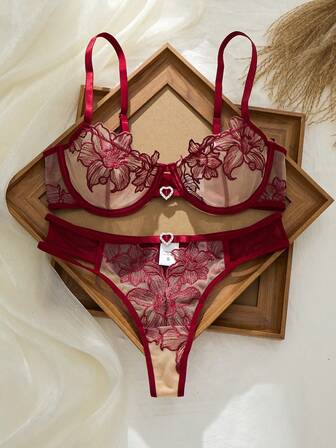 2 st. Elegant sexigt blommigt broderat mesh-underkläderset för kvinnor