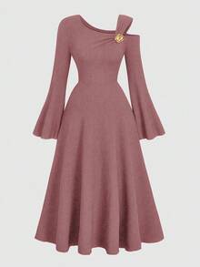 SHEIN Elenzya Gaun Pesta Maxi Bodycon Elegan Wanita Ukuran Plus Warna Polos Rajut Bergaris Bahu Asimetris Lengan Mengembang dengan Hiasan Ruffle - Dusty Pink - View 7