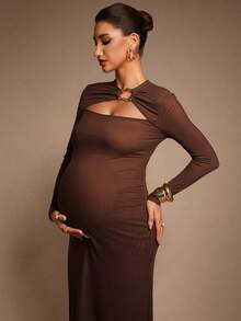 MaterniChic 孕妇纯色不对称金属环装饰常规肩长袖修身镂空连衣裙 - 棕色 - 查看 6