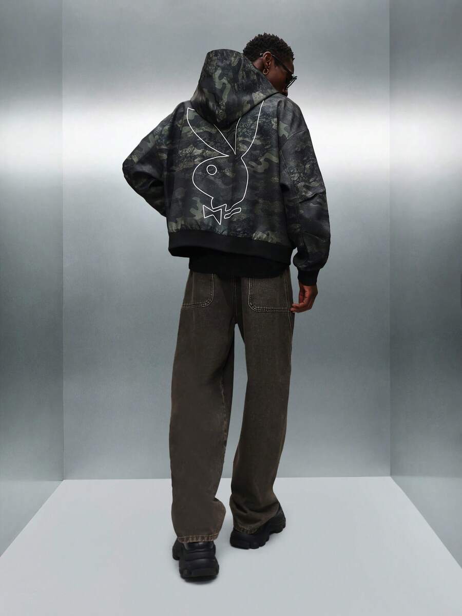 PLAYBOY X SUMWON 迷彩短款连帽夹克，拉链开合，大号徽标印花，适合冬季休闲街头服饰 - 彩色 - 查看 1