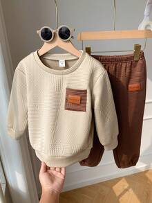 SHEIN 2 件套儿童男孩休闲可爱撞色拼布圆领套头衫和松紧腰慢跑裤针织套装，适合学校、花园、海滩、生日、所有季节（春、夏、秋、冬），羊毛，加厚 - 棕色 - 查看 3