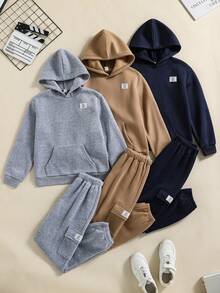 SHEIN Explorewe 儿童三件套男童套装：时尚休闲简约保暖连帽卫衣和宽松运动裤，配有侧袋，适合通勤、圣诞节、万圣节、秋冬季等各种场合。 - 彩色 - 查看 1