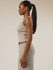 MUSERA ESSENTIALS Top de tirantes con cuello de pico hundido, de costilla suave, esencial para el descanso y la comodidad en otoño, invierno, primavera y verano, ideal para vacaciones y días festivos - Gris Claro - Ver 3