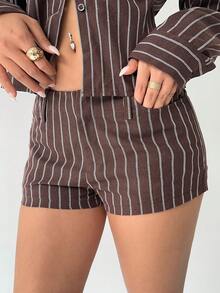 Aloruh 棕色条纹音乐节年轻女士休闲条纹超低腰迷你短裤 - 棕色 - 查看 4