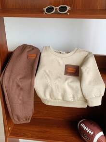 SHEIN 2 件套儿童男孩休闲可爱撞色拼布圆领套头衫和松紧腰慢跑裤针织套装，适合学校、花园、海滩、生日、所有季节（春、夏、秋、冬），羊毛，加厚 - 棕色 - 查看 2