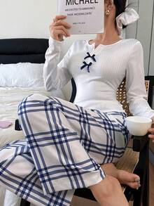 SHEIN Bộ đồ ngủ áo thun trơn màu trơn họa tiết kẻ caro và quần dài in họa tiết kẻ caro cho nữ, trang phục mùa thu đông - trắng - Xem 1