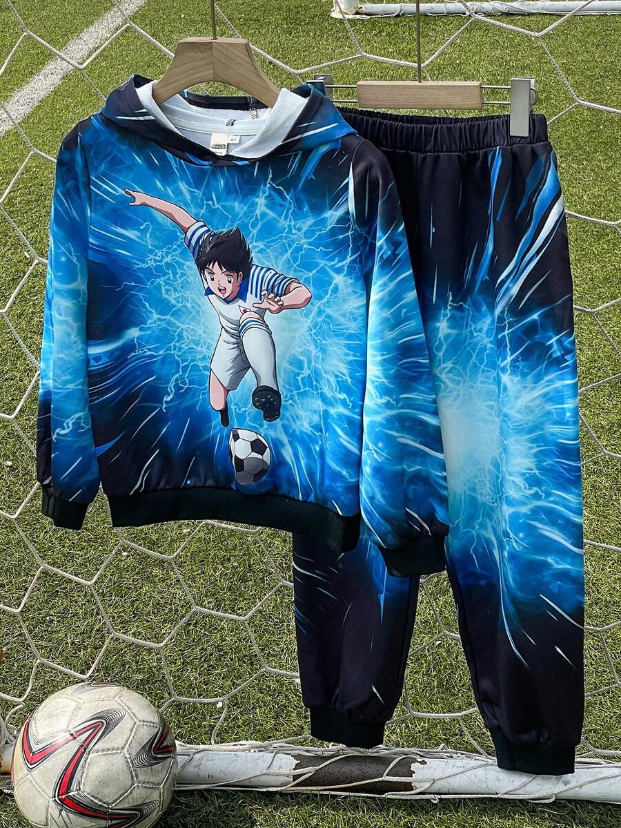 Captain Tsubasa X SHEIN 2 件青少年男孩运动休闲大翅膀人物图案激光背景连帽衫和运动裤套装 - 黑色 - 查看 1