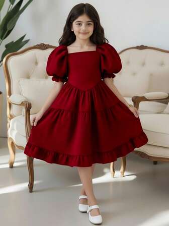 年轻女孩纯色方领短款泡泡袖荷叶边下摆时尚连衣裙