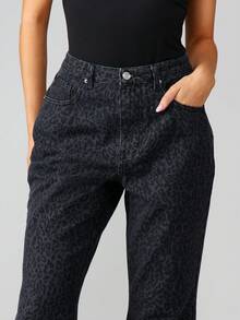 MISSGUIDED Pantalones vaqueros de pierna ancha con estampado de leopardo y campana, pantalones de mezclilla con estampado animal, pieza de moda de declaración - Negro - Ver 6