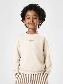 SUMWON 男童圆领卫衣和条纹裤套装，休闲日常舒适长袖上衣搭配宽松裤子，适合度假穿着。 - 米色 - 查看 3