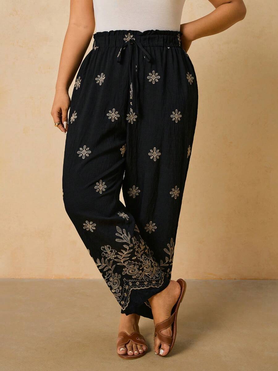 SHEIN VCAY 大码全印花纸袋腰休闲度假裤 - 黑色 - 查看 1