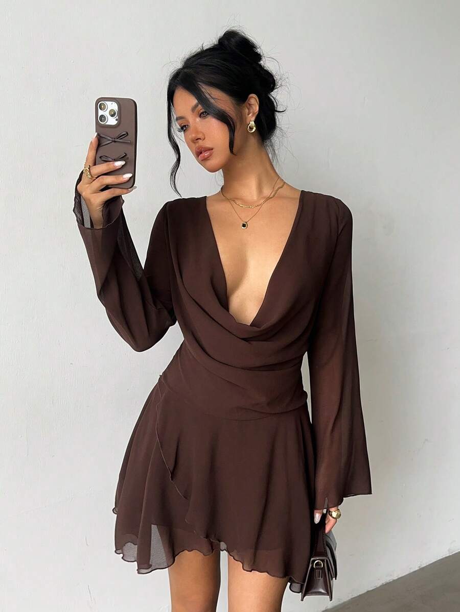 Aloruh 女式纯色低胸长袖不对称下摆性感时尚连衣裙 - 棕色 - 查看 1