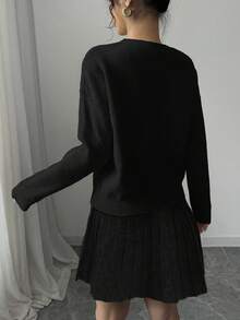 Elenzga 女式休闲刺绣纯色 A 字形百褶裙和毛衣两件套 - 黑色 - 查看 2