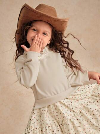 女童休闲碎花二合一长袖连衣裙，荷叶边领口装饰，适合日常穿着、度假、秋冬季节，时尚百搭