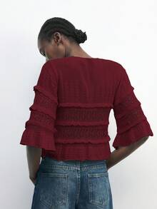 Maija 杏色短款披肩领荷叶袖度假风毛衣，适合音乐节、郊游、秋冬季海滩等场合，时尚圣诞系列。