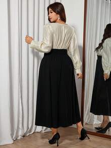 Modelyn Große Größen Farbblock Langarm V-Ausschnitt Knopf Taille figurbetonte elegante schwarz & apricot Midi Kleid - Schwarz - Übersicht 2