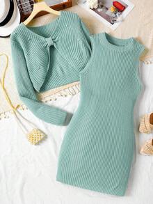 1件春秋纯色圆领珍珠针织无袖连衣裙搭配短款V领串珠蝴蝶结长袖毛衣，常规厚度，休闲日常穿着，适合聚会、逛街等场合