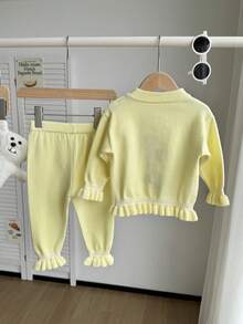 Set Baju Bayi Perempuan Lucu Warna Kuning Pucat Motif Rusa Jacquard, Sweater Pullover & Celana Rajut, Pakaian Keluarga Musim Gugur yang Serasi, Kerah Bulat dengan Hiasan Ruffle, Set 2 Potong - MultiWarna - View 2