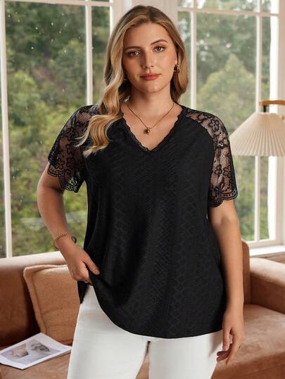 Rosumi 大码纯色蕾丝拼布插肩袖 T 恤