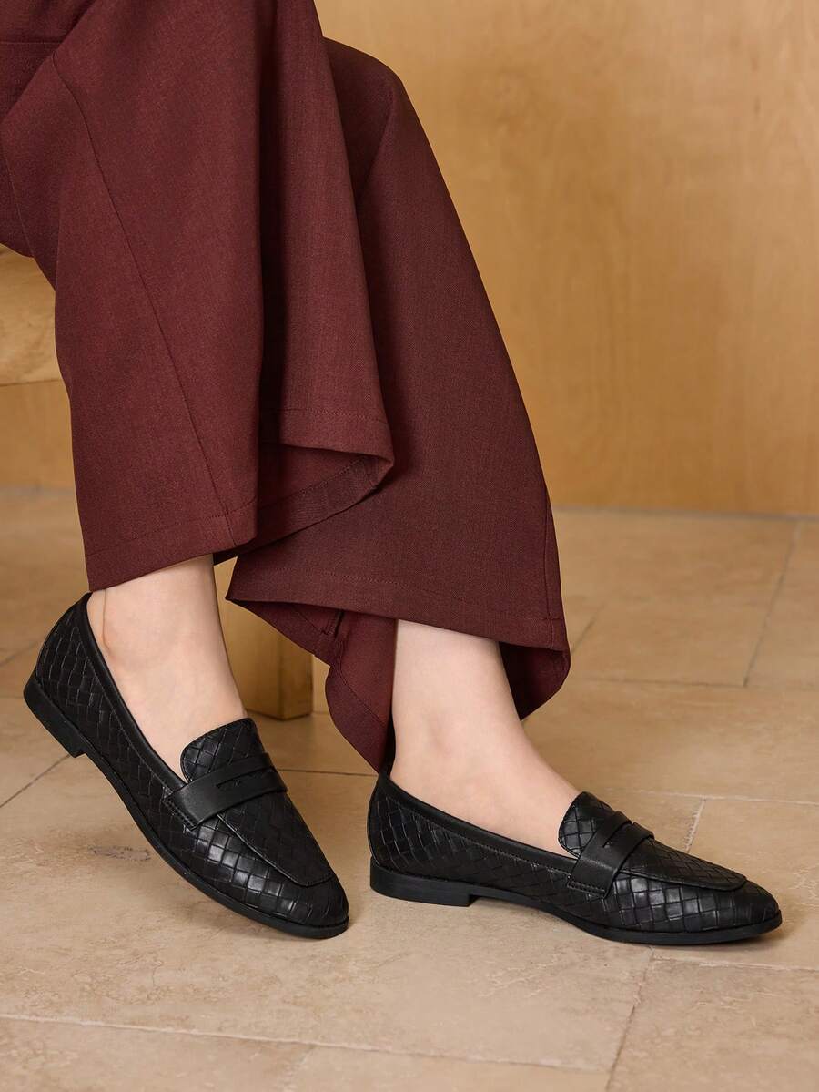 MOTF CASUAL COMFORTABLE VERSATILE WOMEN FLAT SHOES FOR CHRISTMAS SPRING SHOES - Black - View 1