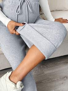 SHEIN 纯色保暖内衬孕妇运动裤，秋冬款，灰色孕妇运动裤，舒适抽绳腰带调节。灰色运动裤，女士孕妇裤，喇叭裤，阔腿裤，舒适裤装。