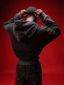 Áo khoác có mũ SUMWON khóa kéo toàn thân, chất liệu vải đã qua xử lý, đính đá lấp lánh và có dây rút điều chỉnh ở mũ, thích hợp mặc thường ngày vào mùa đông. - màu đen - Xem 2