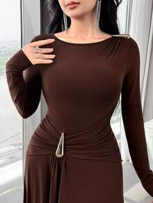 Modelyn 女士优雅通勤金属装饰连衣裙 - 咖啡棕 - 查看 3
