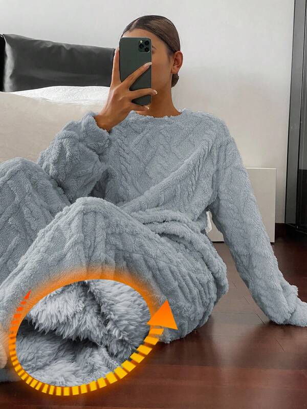 DAZY 2pcs Women's Thick Plush Textured Loose Fit Long Sleeve Top And Pants Pajama Set, Autumn/Winter