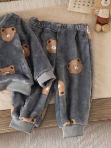 SHEIN 2 件套男婴幼儿新生儿 0-3 岁休闲日常服装可爱毛绒法兰绒熊圆领长袖运动衫和裤子套装，秋冬 - 灰色 - 查看 6