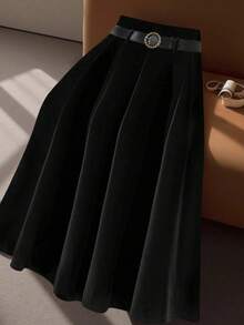 SHEIN Tall CURVE Falda de ante con cinturón en línea A para mujer talla grande, minimalista, adecuada para citas y uso diario, otoño/invierno - Negro - Ver 3