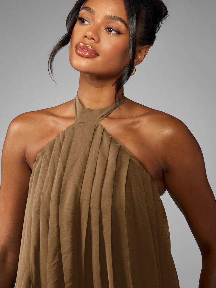 MISSGUIDED Halterneck Layered Frill Pleated Maxi Dress With Tiered Ruffle Details For Vacation Beach Resort Summer Party