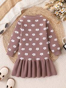 SHEIN Playful Pals 小女孩花卉提花针织毛衣裙，圆领常规版型卡通花朵图案针织裙，柔软舒适，适合春季、秋季、冬季、日常穿着、外出、旅行、度假、居家、日托、儿童玩耍 - 駝色 - 查看 3