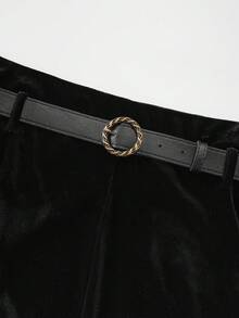 SHEIN Tall CURVE Falda de ante con cinturón en línea A para mujer talla grande, minimalista, adecuada para citas y uso diario, otoño/invierno - Negro - Ver 6